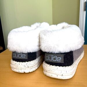 Hey Dude fur booties women’s size 7